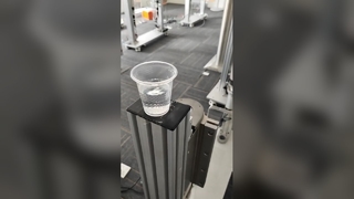 Le couloir rapide avec moteur sans balais assure un accès rapide sans piéger les personnes.