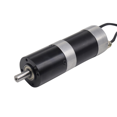 Moteur de servo à courant continu de petite taille de 100 watts 57 mm 1/26 rapport de réduction 9,3 Nm couple de sortie